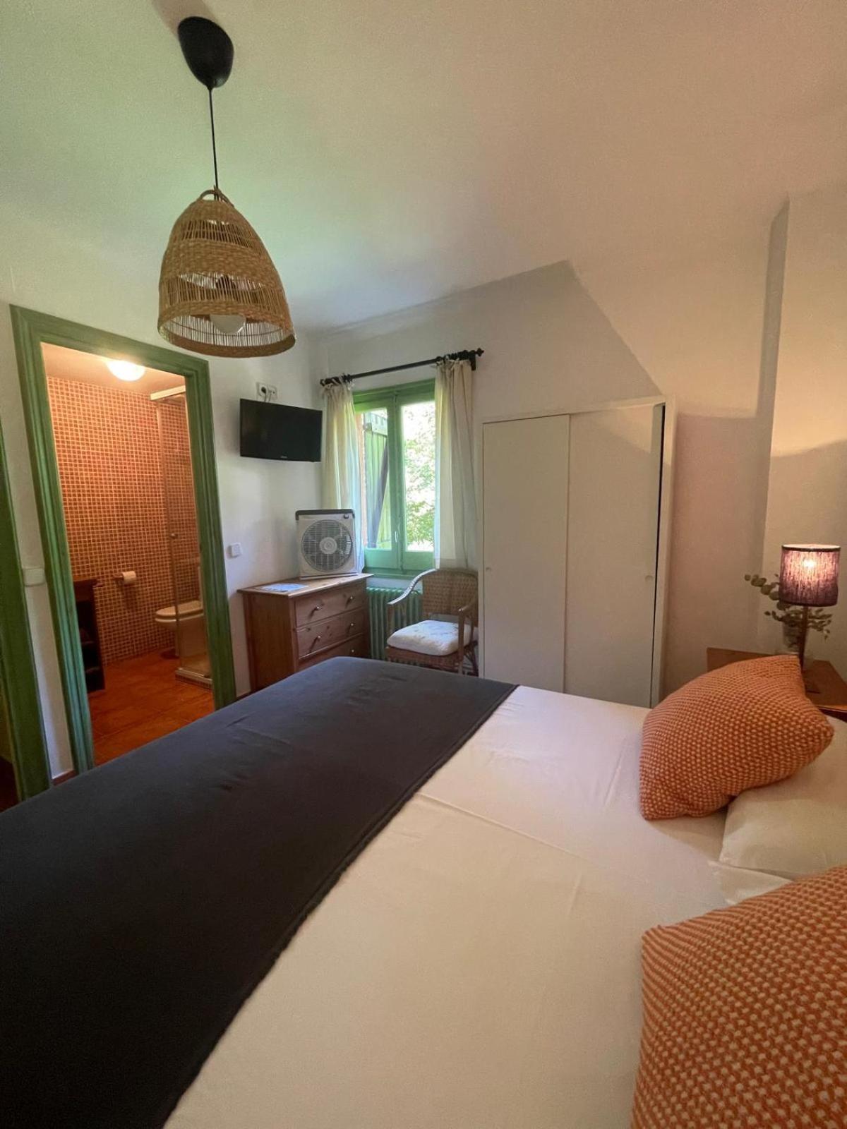 Hostal L'Ou De Reig Montseny Zewnętrze zdjęcie